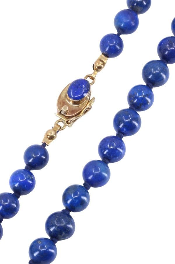 COLLIER LAPIS LAZULI — vue 3