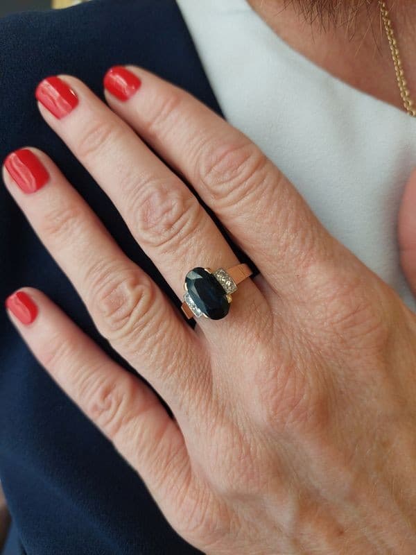 BAGUE ANCIENNE SAPHIR ET DIAMANTS — vue 2
