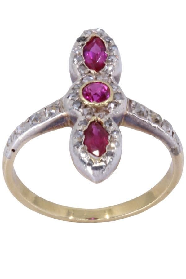 BAGUE ART-NOUVEAU RUBIS ET DIAMANTS — vue 1