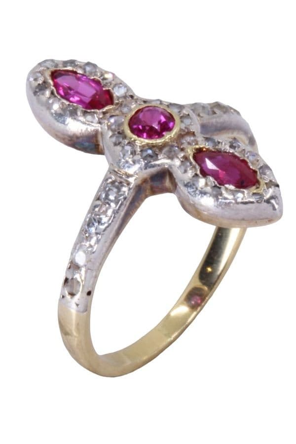 BAGUE ART-NOUVEAU RUBIS ET DIAMANTS — vue 3