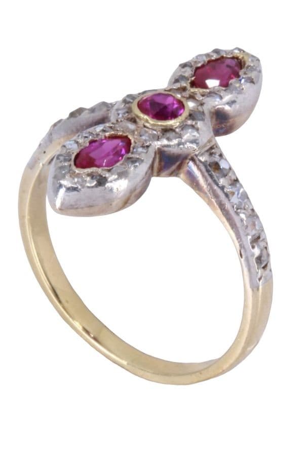 BAGUE ART-NOUVEAU RUBIS ET DIAMANTS — vue 4