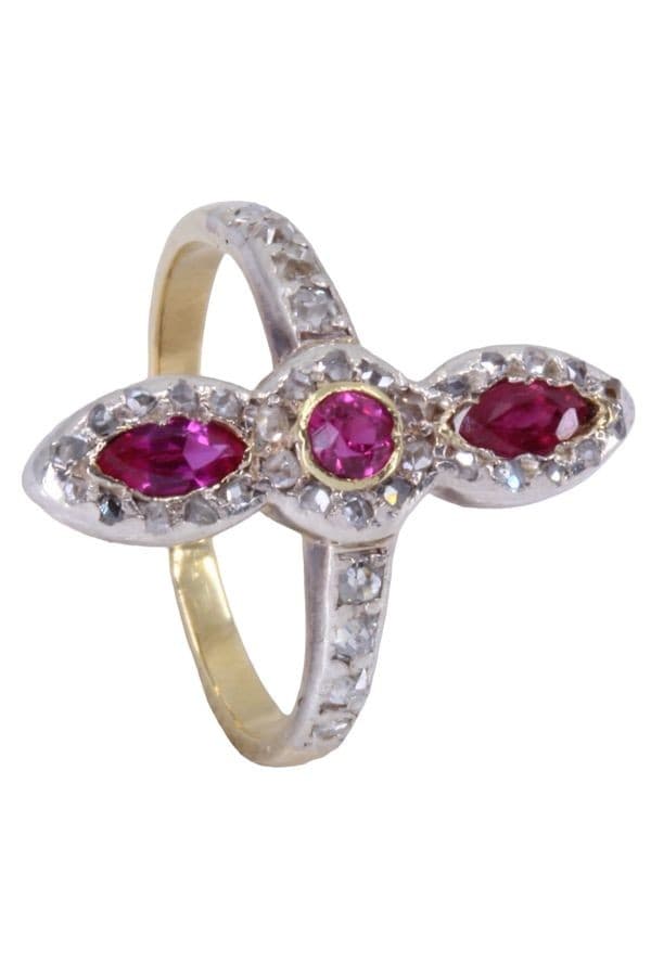 BAGUE ART-NOUVEAU RUBIS ET DIAMANTS — vue 5