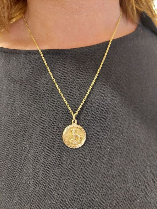 PENDENTIF SIGNE LION — vue 2