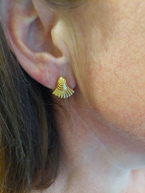 BOUCLES D'OREILLES MODERNES — vue 2