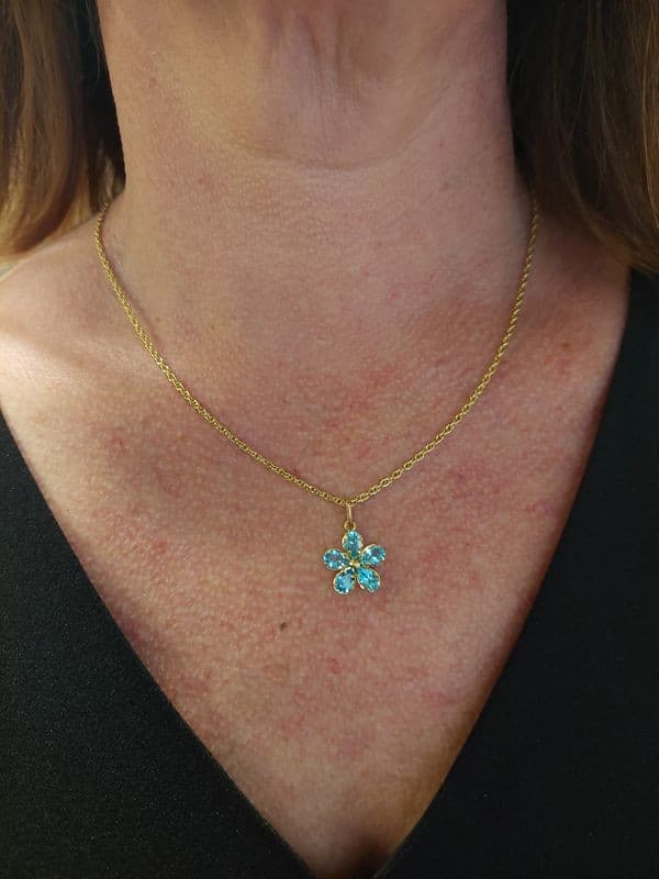 PENDENTIF FLEUR TOPAZE — vue 2