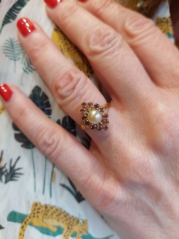 BAGUE PERLE ET GRENATS — vue 2