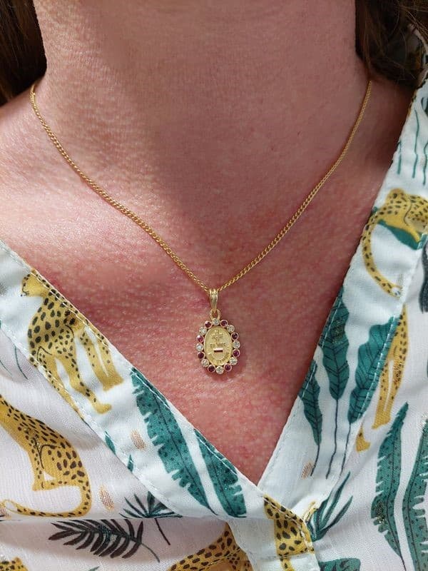 MÉDAILLE D'AMOUR AUGIS  RUBIS ET DIAMANTS — vue 2
