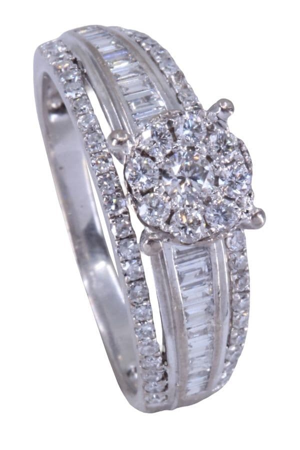 BAGUE STYLE SOLITAIRE MODERNE DIAMANTS — vue 5
