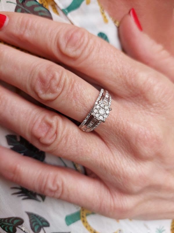 BAGUE STYLE SOLITAIRE MODERNE DIAMANTS — vue 2