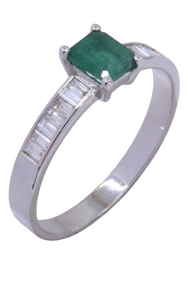 BAGUE ÉMERAUDE ET DIAMANTS — vue 3