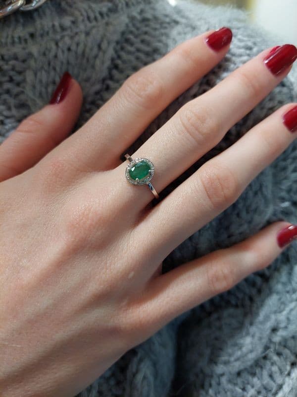 BAGUE ÉMERAUDE ET DIAMANTS — vue 2