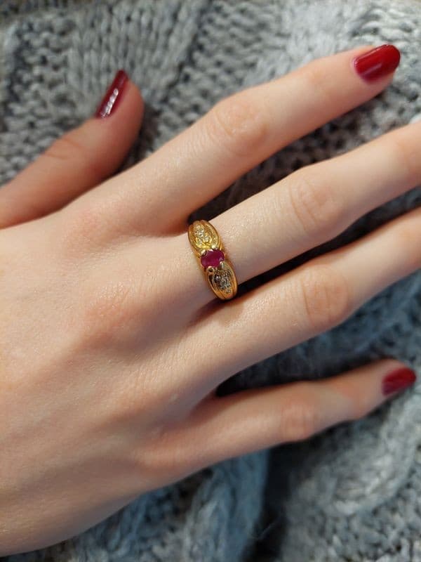 BAGUE RUBIS ET DIAMANTS — vue 2