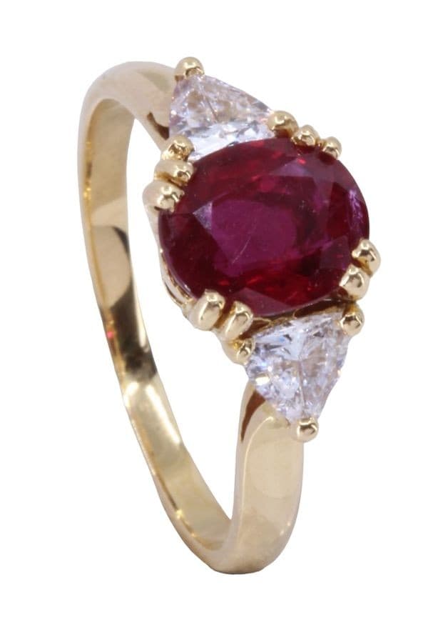 BAGUE RUBIS ET DIAMANTS — vue 4