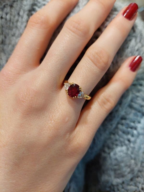 BAGUE RUBIS ET DIAMANTS — vue 2