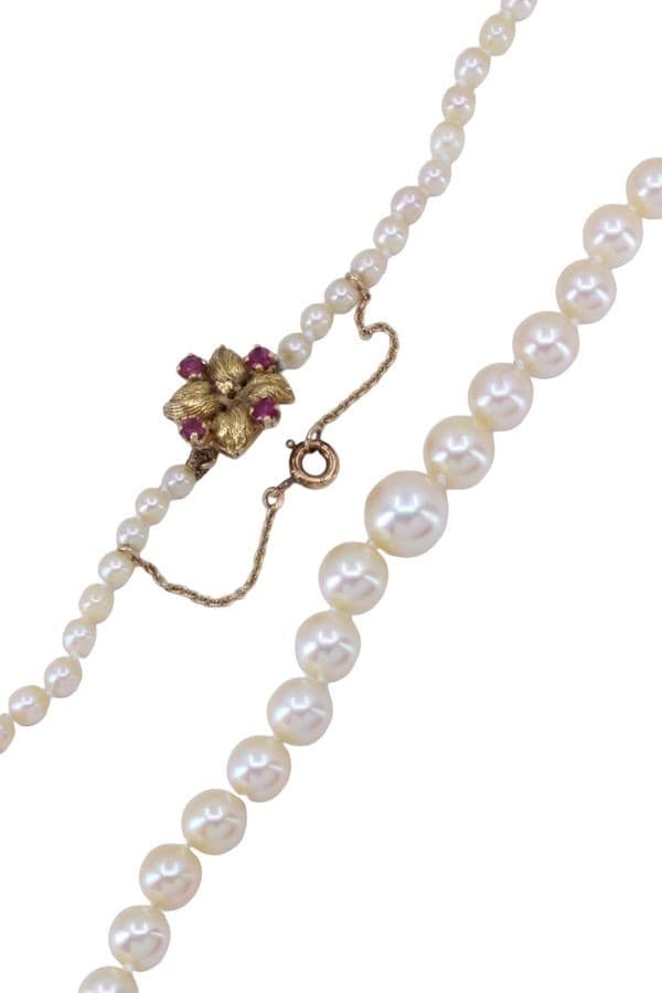 COLLIER DE PERLES EN CHUTE ET RUBIS — vue 3