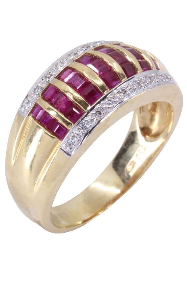BAGUE MODERNE RUBIS CALIBRÉS ET DIAMANTS — vue 4