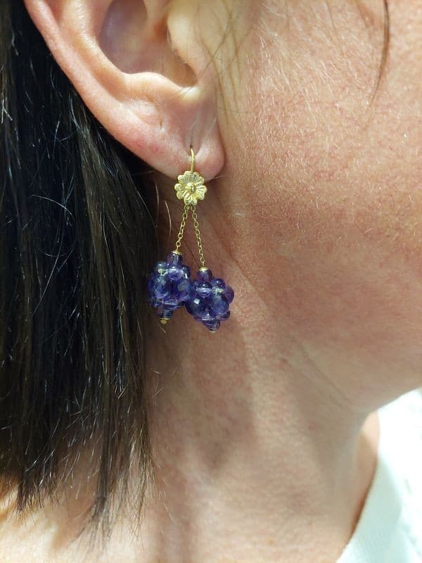 BOUCLES D'OREILLES PENDANTES AMÉTHYSTES — vue 2