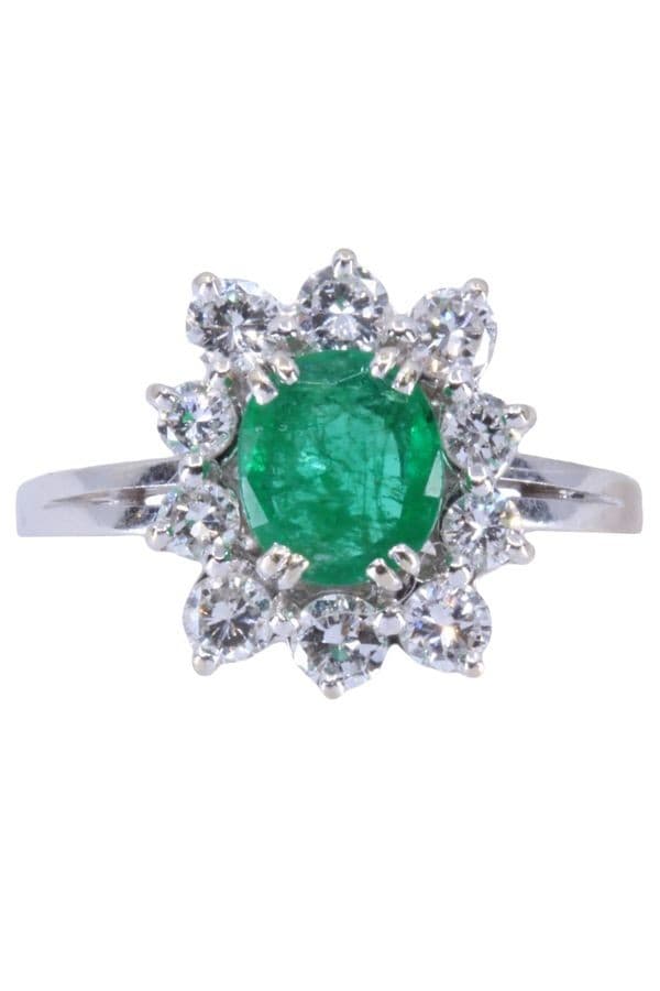 BAGUE MARGUERITE ÉMERAUDE ET DIAMANTS — vue 3