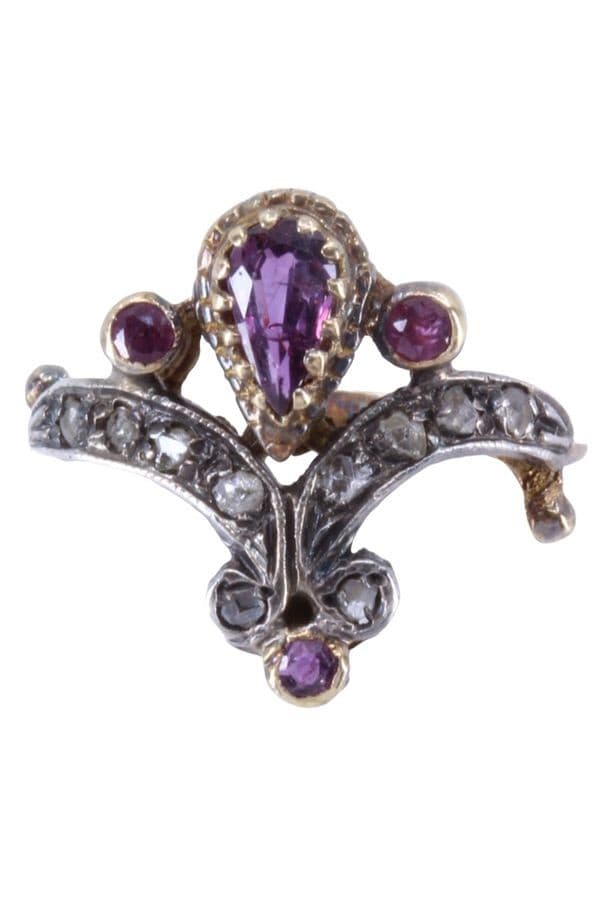 BAGUE ANCIENNE FLEUR DE LYS GRENATS ET DIAMANTS — vue 4