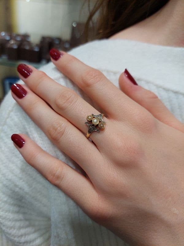 BAGUE ART-NOUVEAU PERLES ET DIAMANTS — vue 2