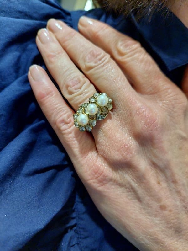 BAGUE ART-NOUVEAU PERLES ET DIAMANTS — vue 2