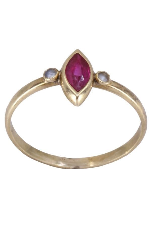 BAGUE ANCIENNE RUBIS NAVETTE ET PERLES — vue 1