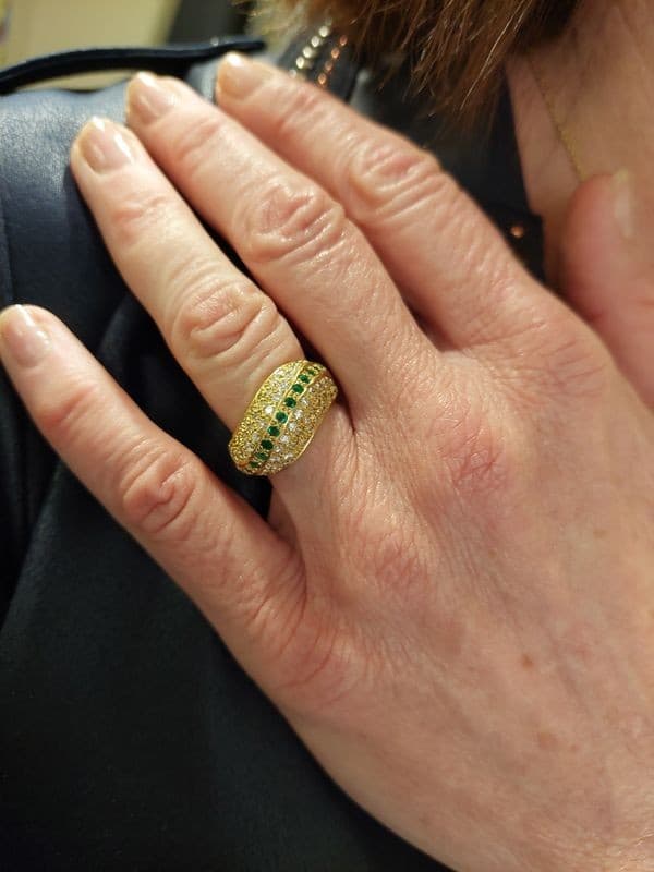 BAGUE JONC ÉMERAUDES ET DIAMANTS — vue 2