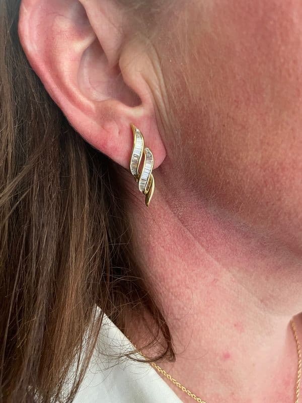 BOUCLES D'OREILLES DIAMANTS BAGUETTES — vue 2