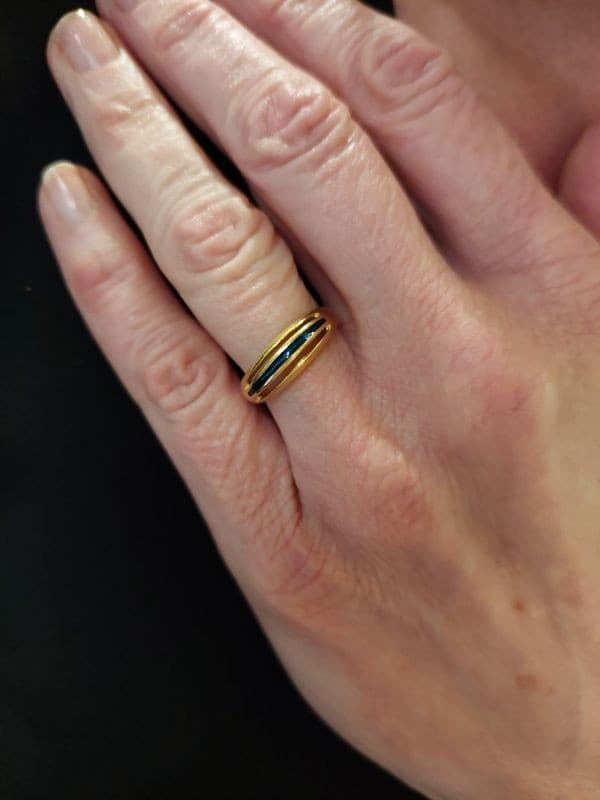 BAGUE MODERNE ÉMAILLÉE — vue 2