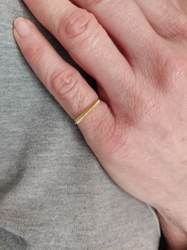 BAGUE MODERNE FILETÉE — vue 2