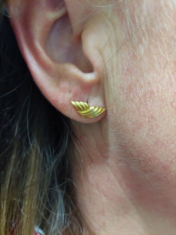 BOUCLES D'OREILLES MODERNES — vue 2
