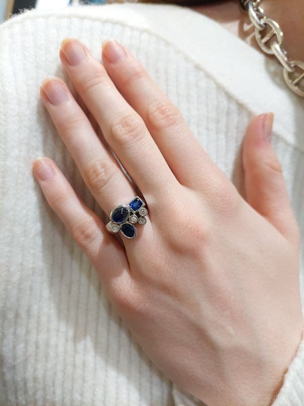 BAGUE SAPHIRS ET DIAMANTS — vue 2