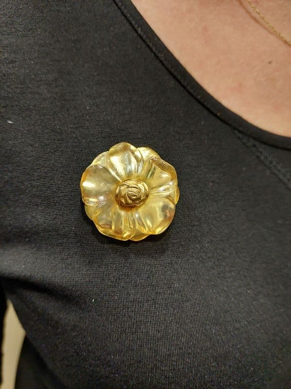 BROCHE PENDENTIF KENZO — vue 2