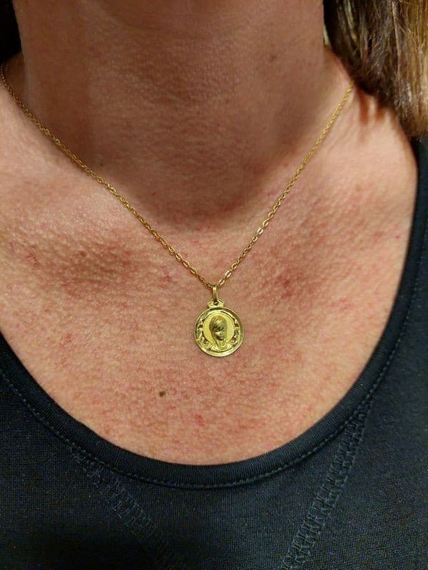 MÉDAILLE VIERGE AJOURÉE — vue 2
