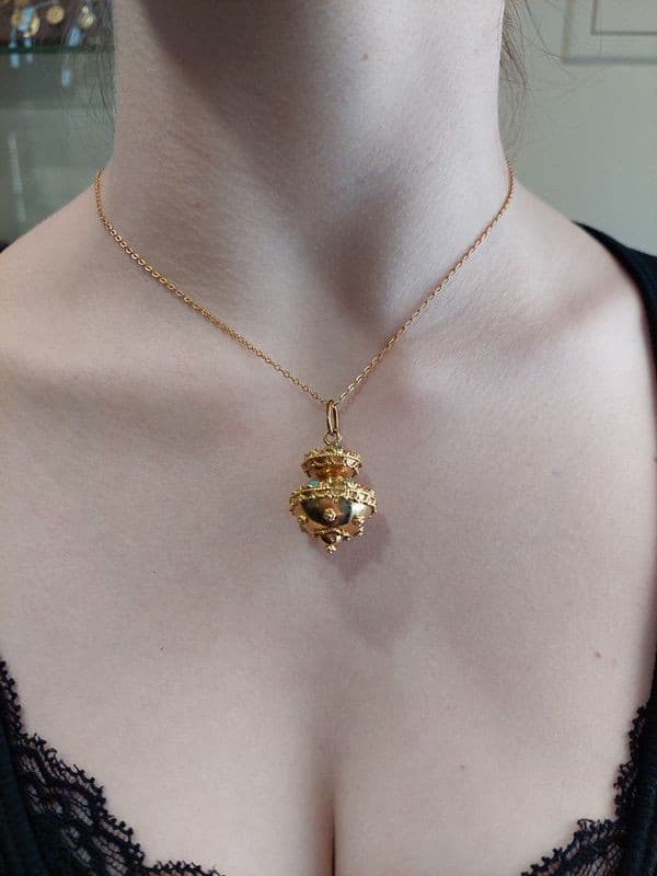 PENDENTIF BRELOQUE VENITIENNE — vue 2