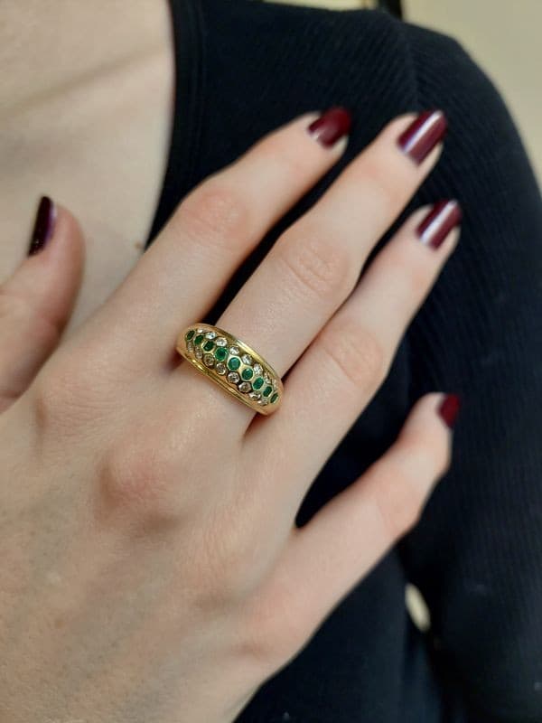 BAGUE JONC ÉMERAUDES ET DIAMANTS — vue 2