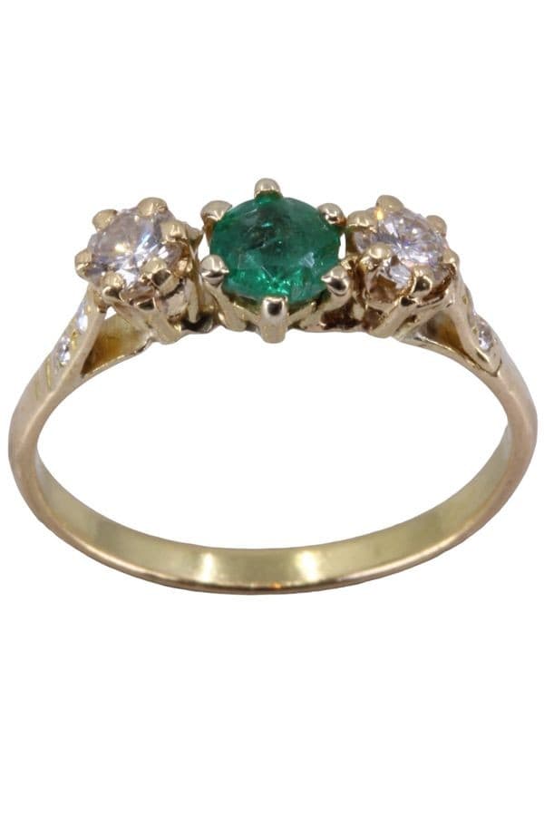 BAGUE JARRETIÉRE ÉMERAUDE ET DIAMANTS — vue 1