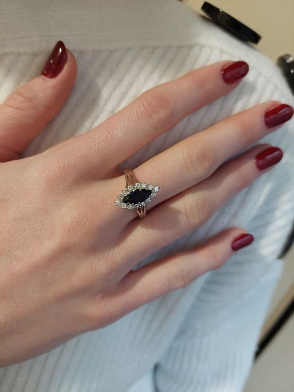 BAGUE MARQUISE SAPHIR ET DIAMANTS — vue 2