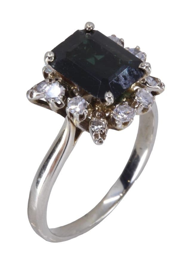 BAGUE MARGUERITE SAPHIR ET DIAMANTS — vue 3