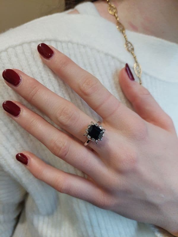 BAGUE MARGUERITE SAPHIR ET DIAMANTS — vue 2