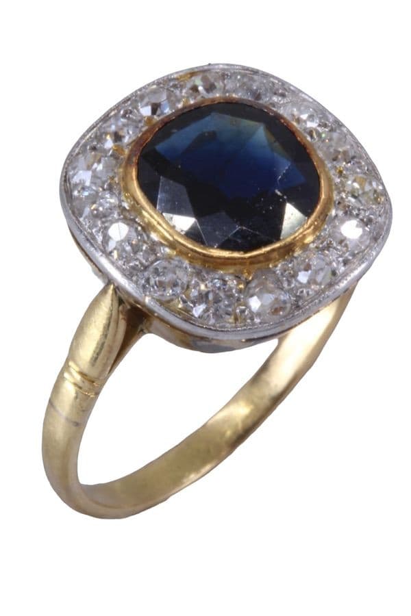 BAGUE ANCIENNE MARGUERITE SAPHIR ET DIAMANTS — vue 4
