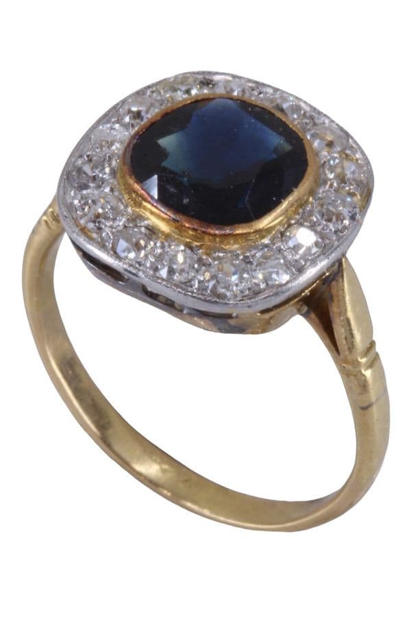 BAGUE ANCIENNE MARGUERITE SAPHIR ET DIAMANTS — vue 5