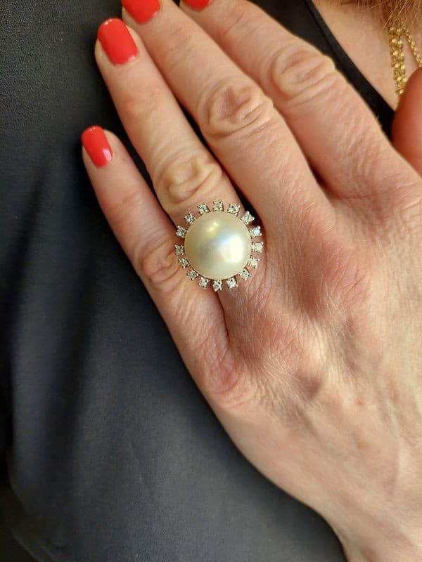 BAGUE DÔME MODERNE PERLE ET DIAMANTS — vue 2