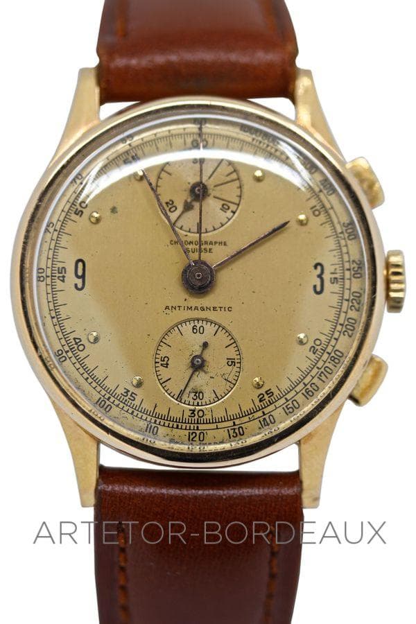 Chronographe Suisse boitier or 18 carats