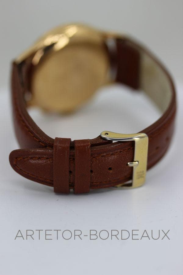 Chronographe Suisse boitier or 18 carats — vue 5