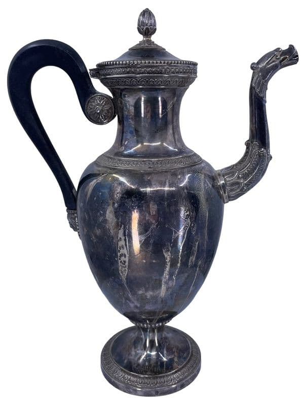CAFETIÈRE ANCIENNE EN ARGENT — vue 2