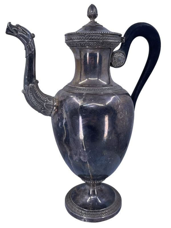 CAFETIÈRE ANCIENNE EN ARGENT — vue 1