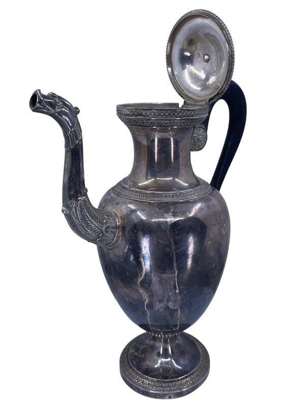CAFETIÈRE ANCIENNE EN ARGENT — vue 3
