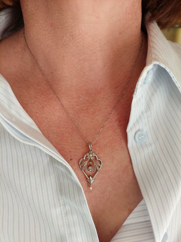 COLLIER ART-DÉCO PERLE ET DIAMANTS — vue 2