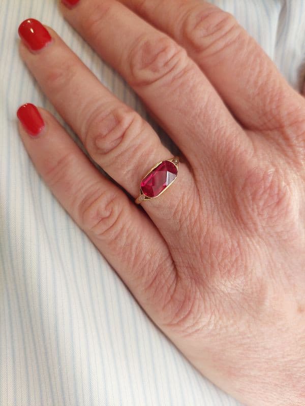 BAGUE ANCIENNE RUBIS — vue 2
